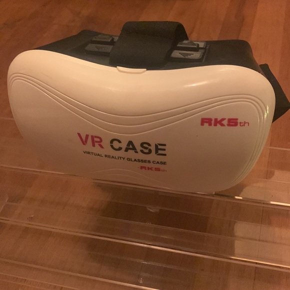 Virtual Reality Glasses Case - Picture 2 of 4